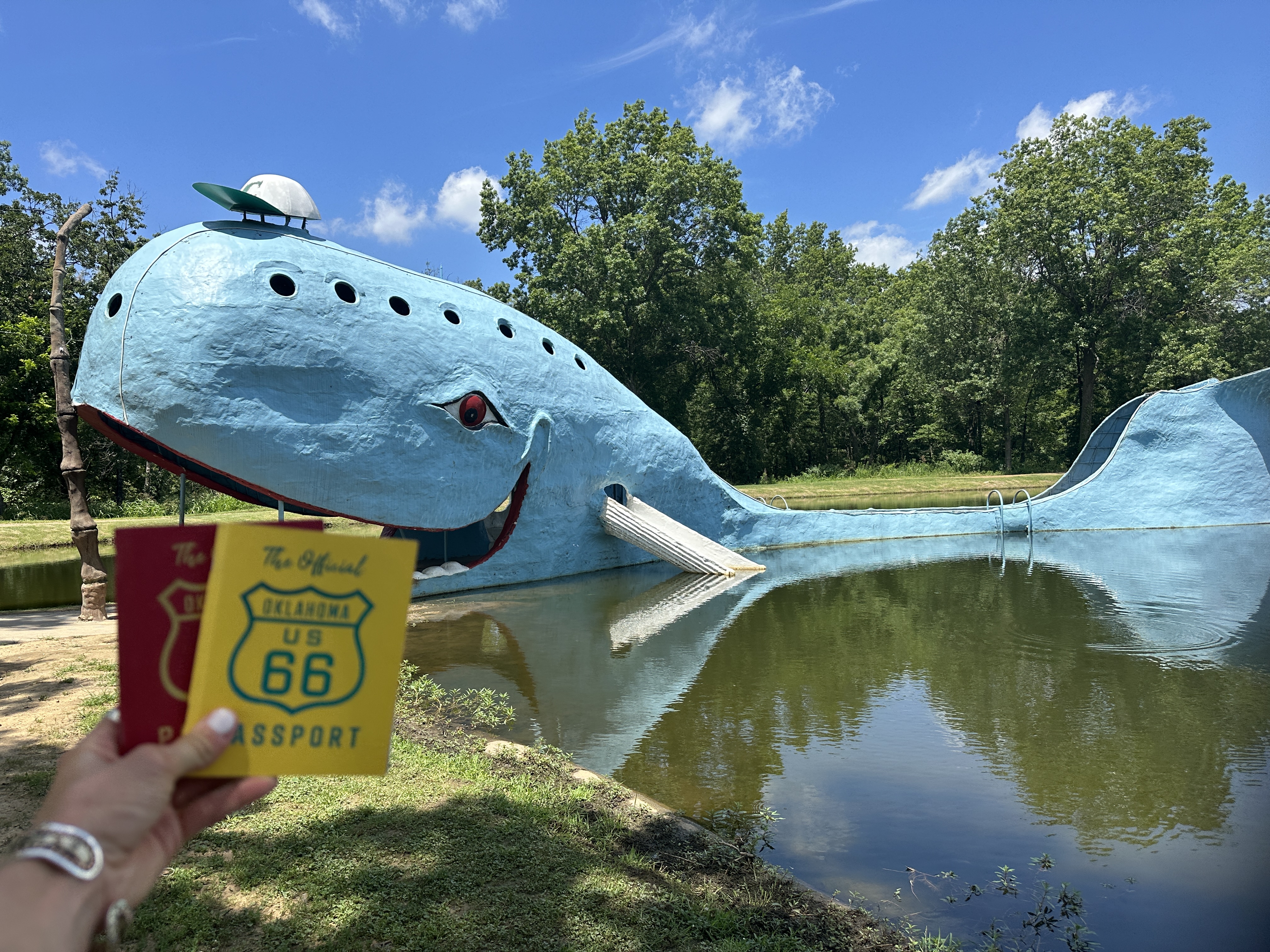 KM-988 天然青瑪瑙カメオルース Exploring Catoosa's Blue Whale: A Route 66 Icon