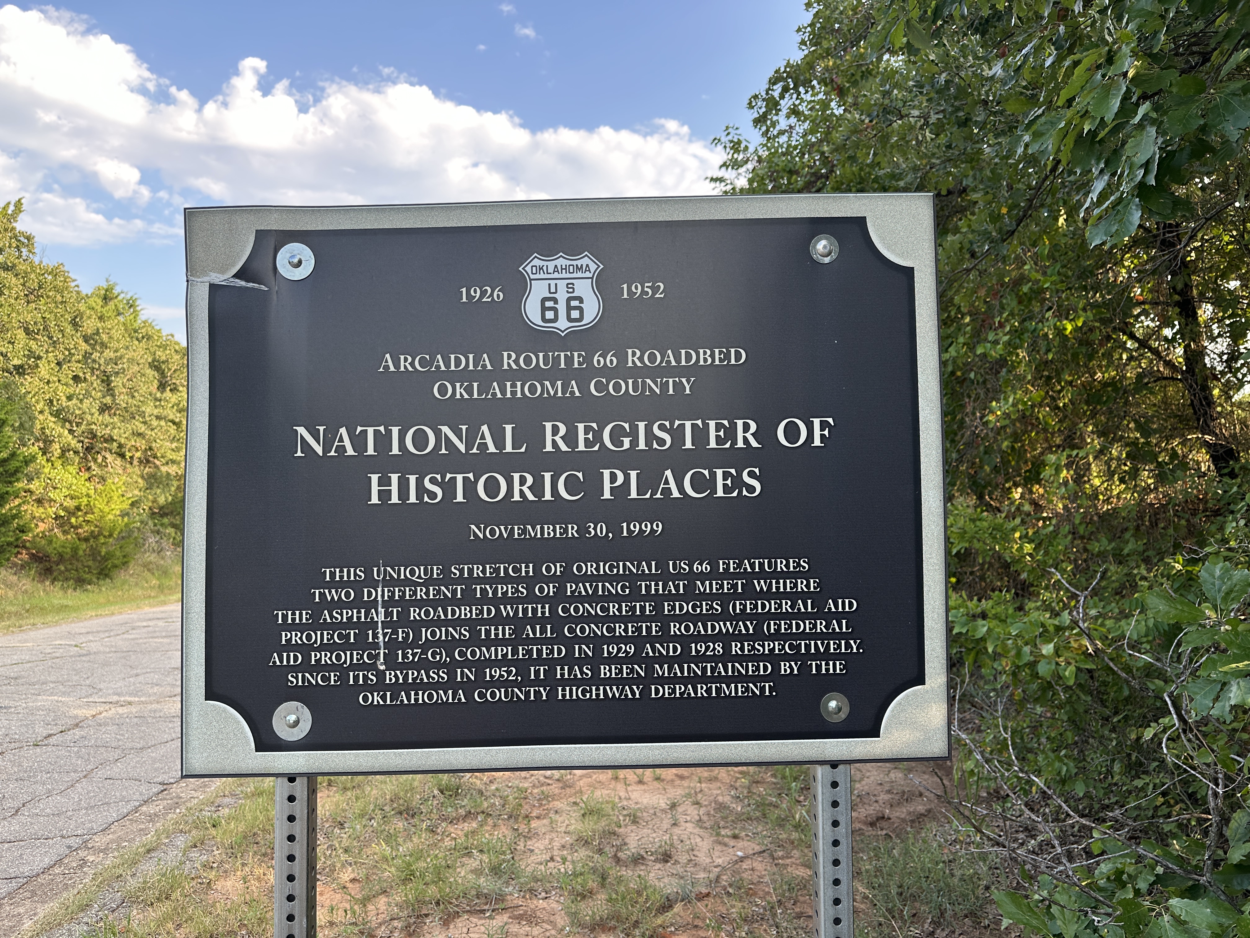 Explore the Historic Route 66 in Arcadia, Oklahoma
